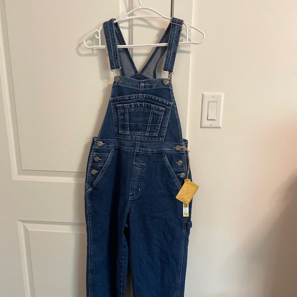 Cute overalls with embroidered bottoms - Picture 2 of 4
